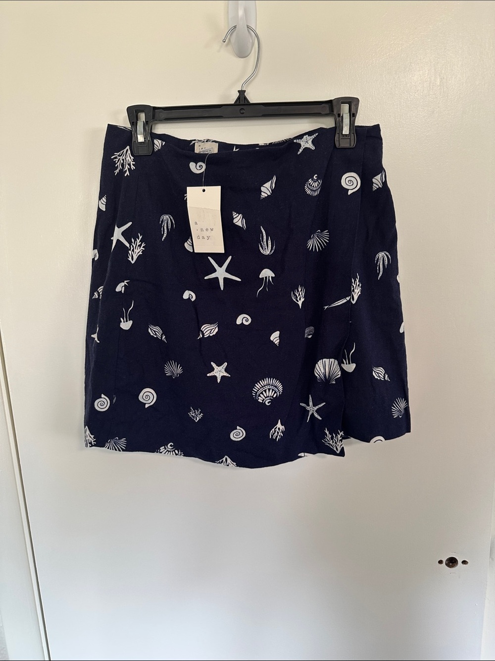 a new day Navy Skort with white nautical details Size 8 NWT